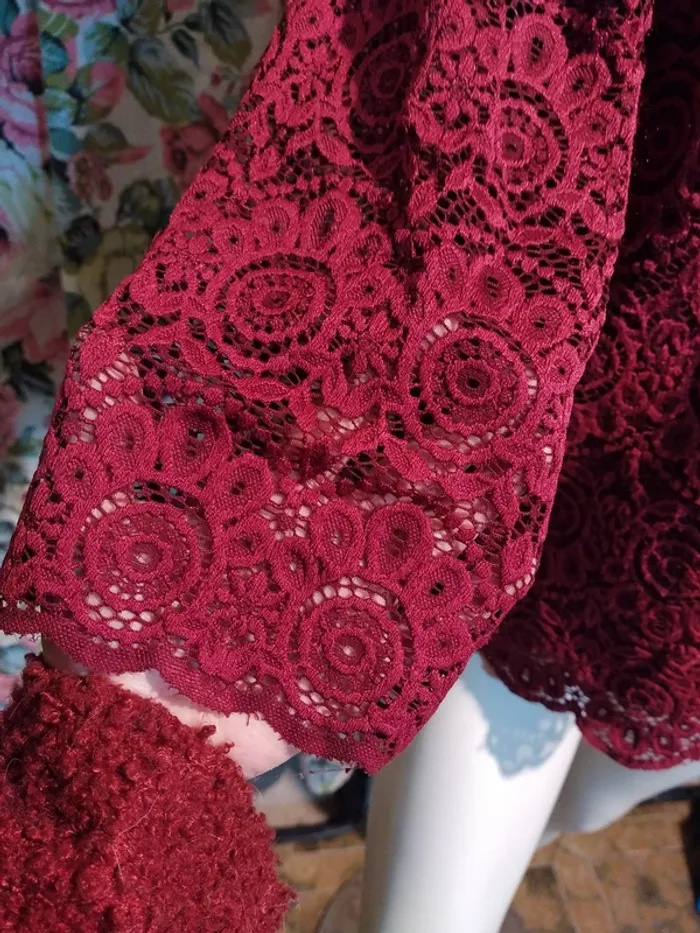 Top tee shirt rouge red bordeaux dentelle lace chic - photo numéro 4