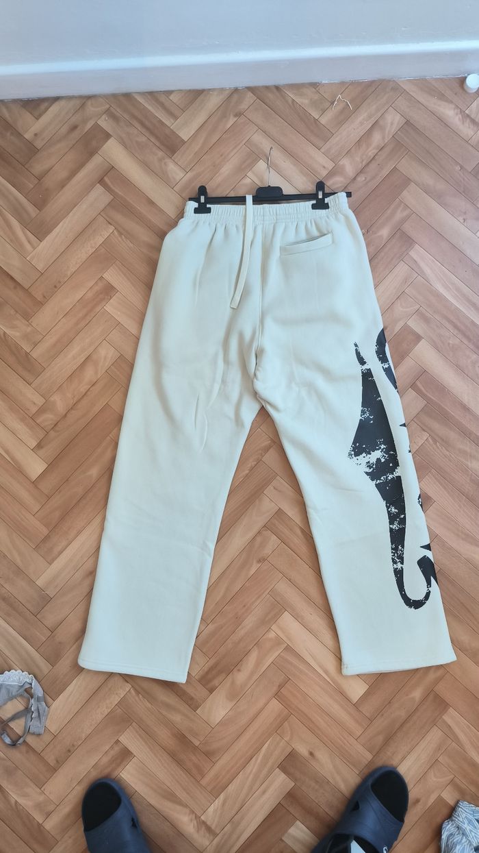 Jogging corteiz baggy couleur crème Taille S - photo numéro 2