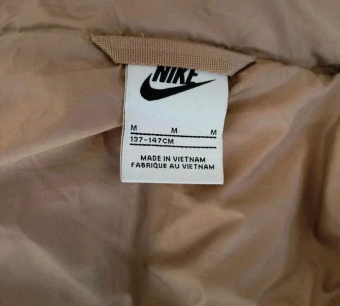 Doudoune longue Nike enfant taille M 137/ 147cm - photo numéro 3