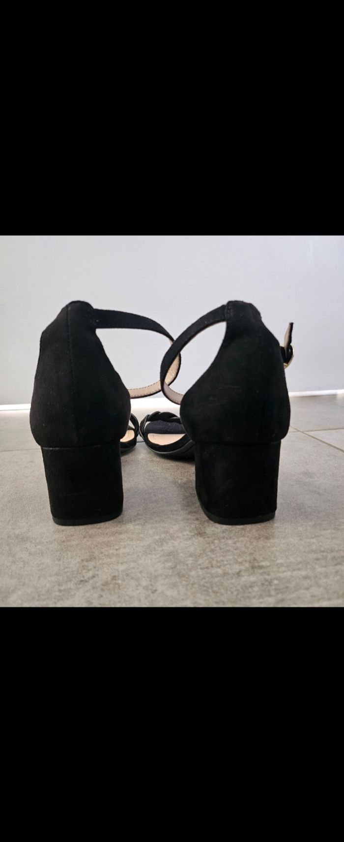 Sandales à talons noires - photo numéro 5