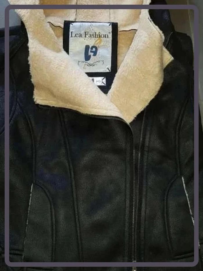 Veste sans  manches "Lea  fashion"  taille M neuf