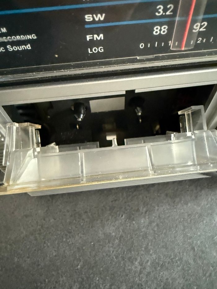 Radio cassette vintage - photo numéro 6