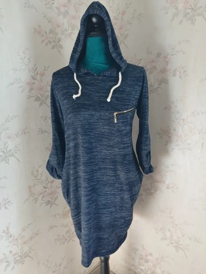 Robe pull à capuche bleu shiné avec poches et manches réglables / sans marque / (TU) - photo numéro 2