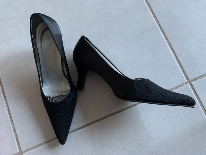 Escarpins noir avec dentelle - photo numéro 3
