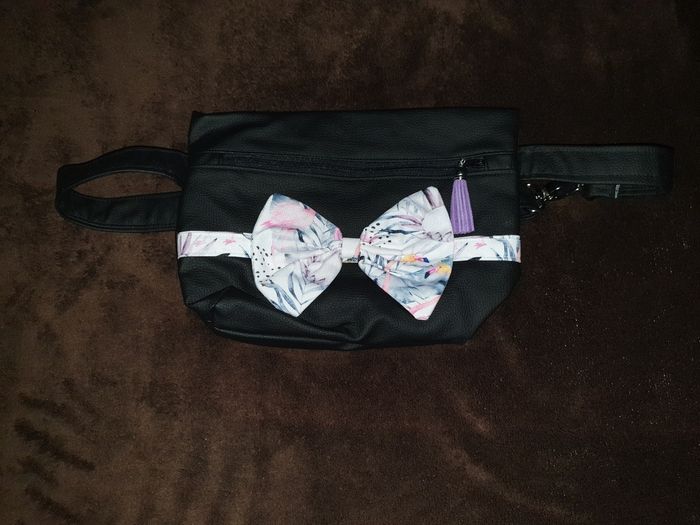 Pochette banane noeud