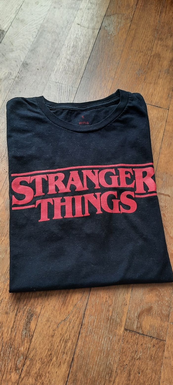 T-shirt Stranger things taille S