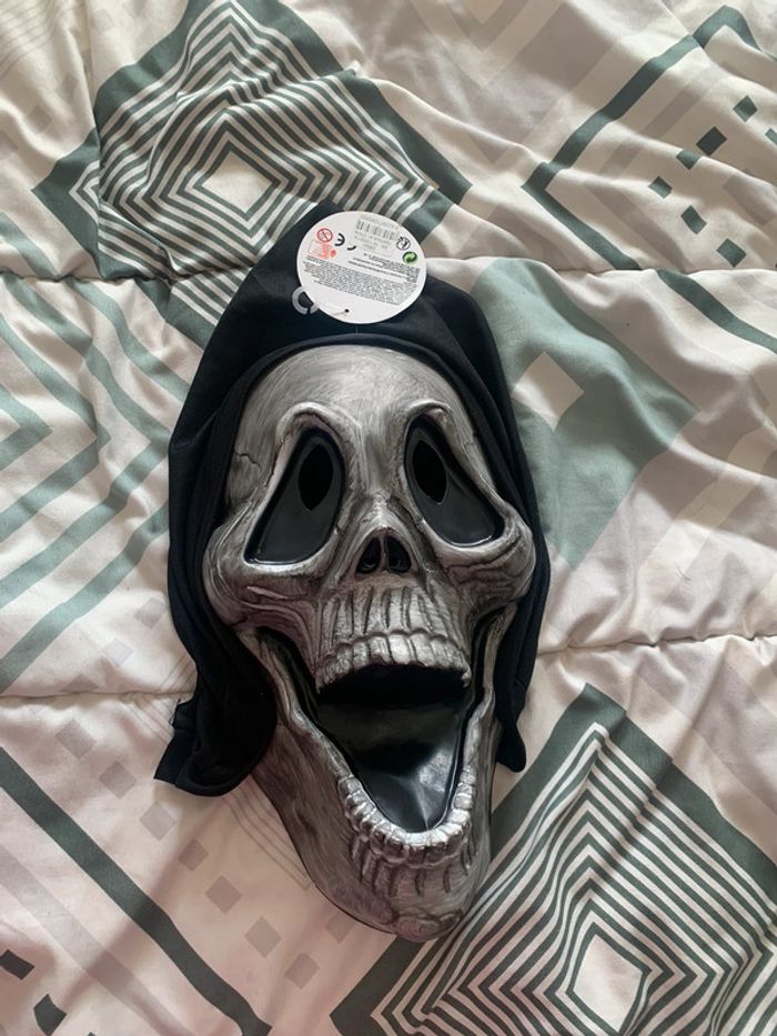 Masque Halloween neuf