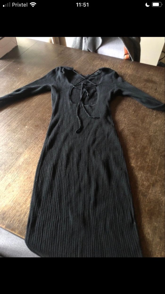 Robe noire - photo numéro 3