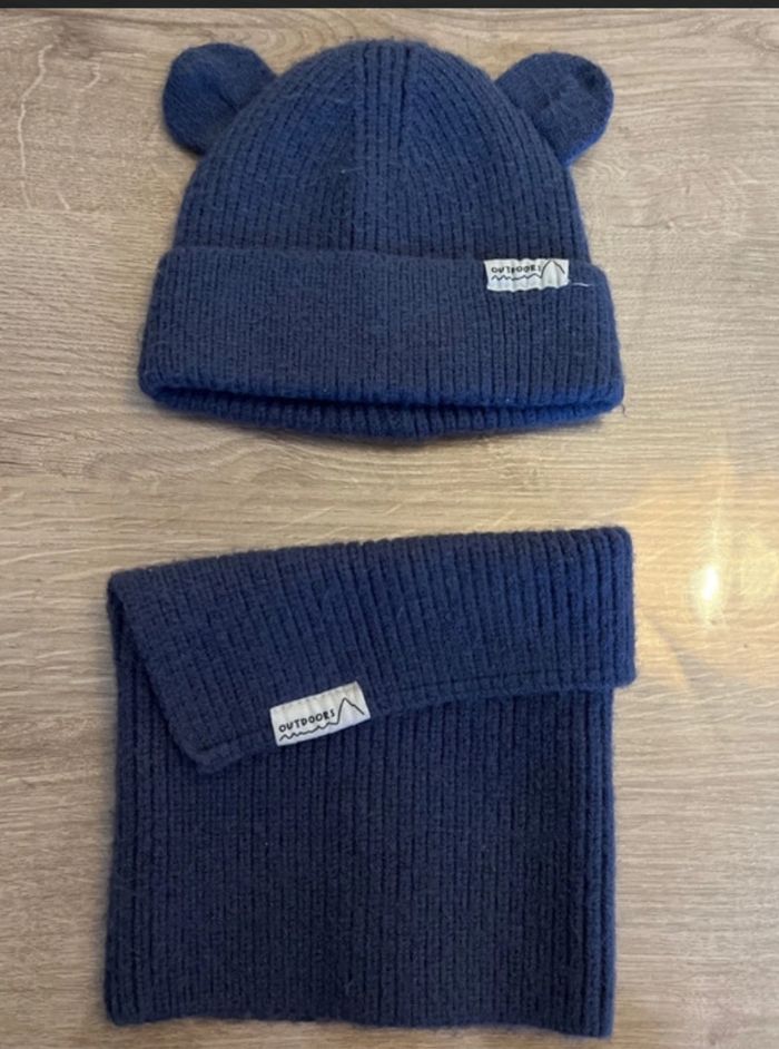 Ensemble Bonnet et tour de cou 6/12 mois