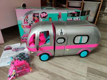 Camion poupée lol