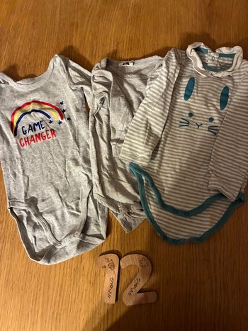 Lot bodies manches longues 12 mois