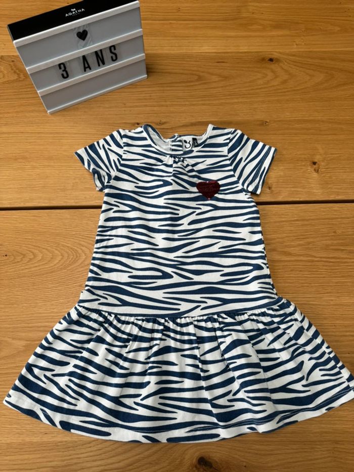 Robe MC blanche à rayures bleu marine avec cœur - Taille 3 Ans
