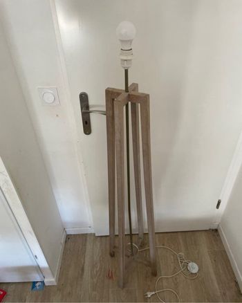 lampadaire Hemingway de chez LeRoy merlin en bois