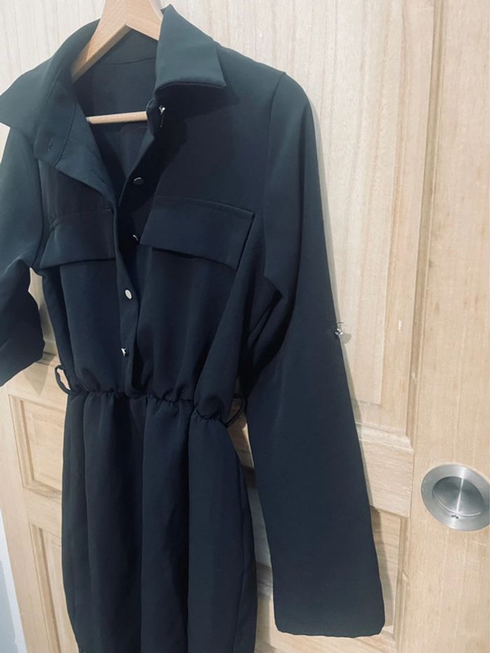 Robe chemise noire élégante avec dentelle – Taille M - photo numéro 5