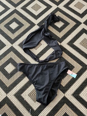 Maillot de bain noir croisé Taille L 40 – Neuf avec étiquette