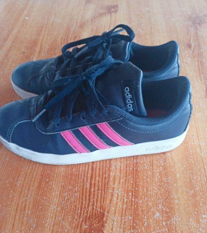 Basket fille marine adidas P 35