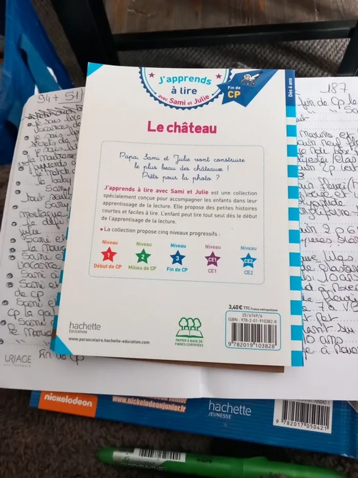 Livre j'apprends à lire le château - photo numéro 2