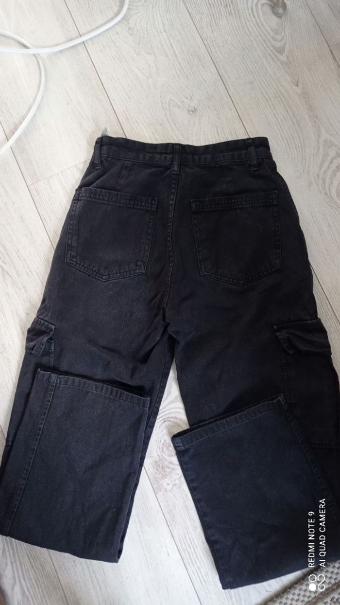 Pantalon cargo Stradivarius noir taille XXS.bon état . - photo numéro 3