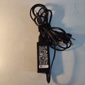 Chargeur DELL  45Watt 19,5V - 2,31A _ Model  LA45NM140