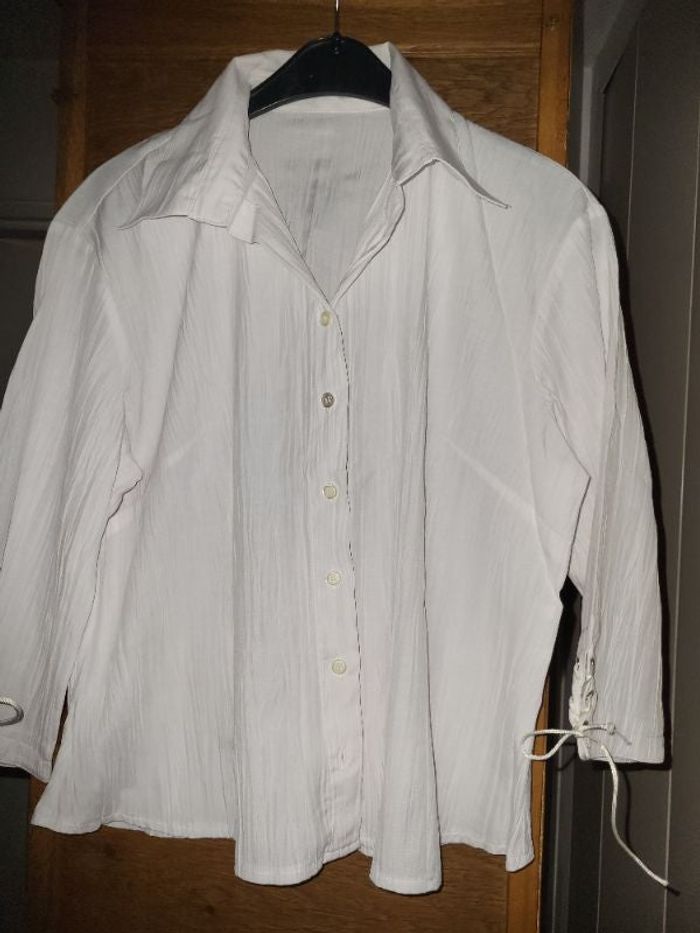 chemise blanche fripée t 44, état neuf