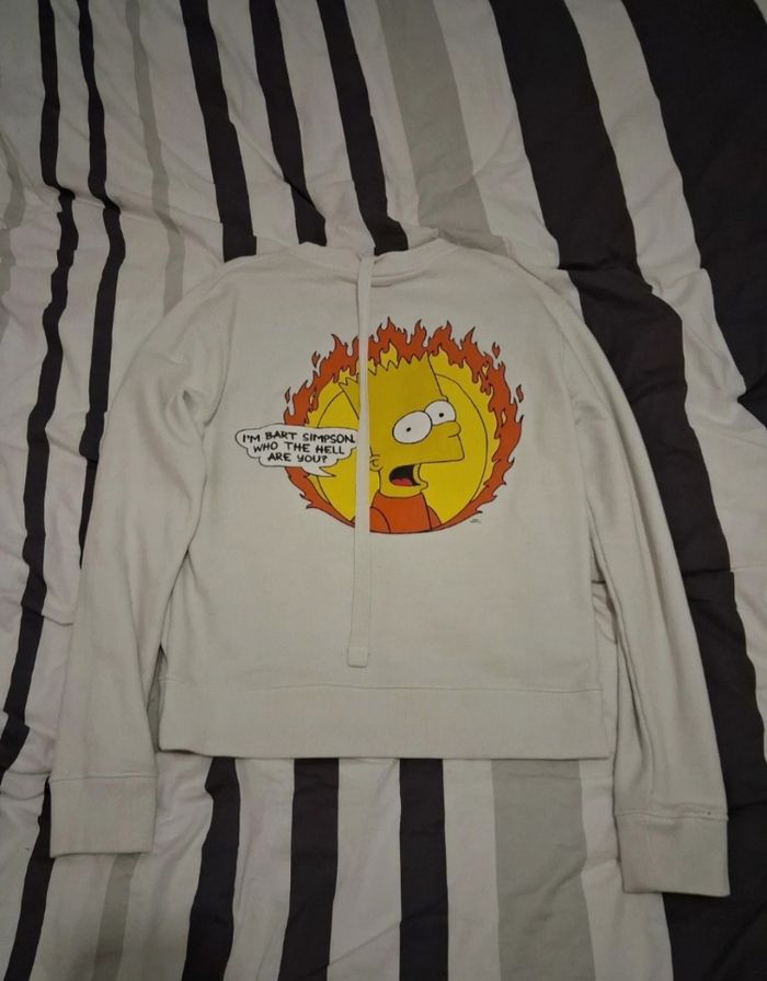 Pull off-white bart Simpson