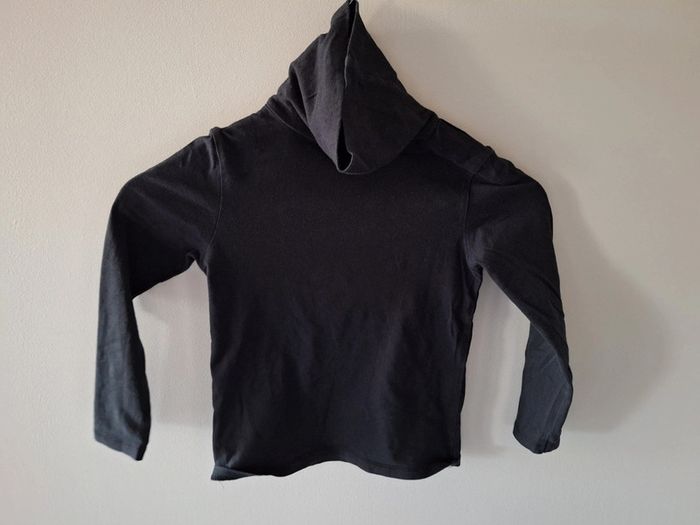 Tee shirt noir col roulé Kiabi 6 ans