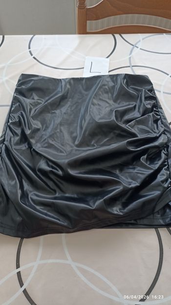 Jupe simili noire L