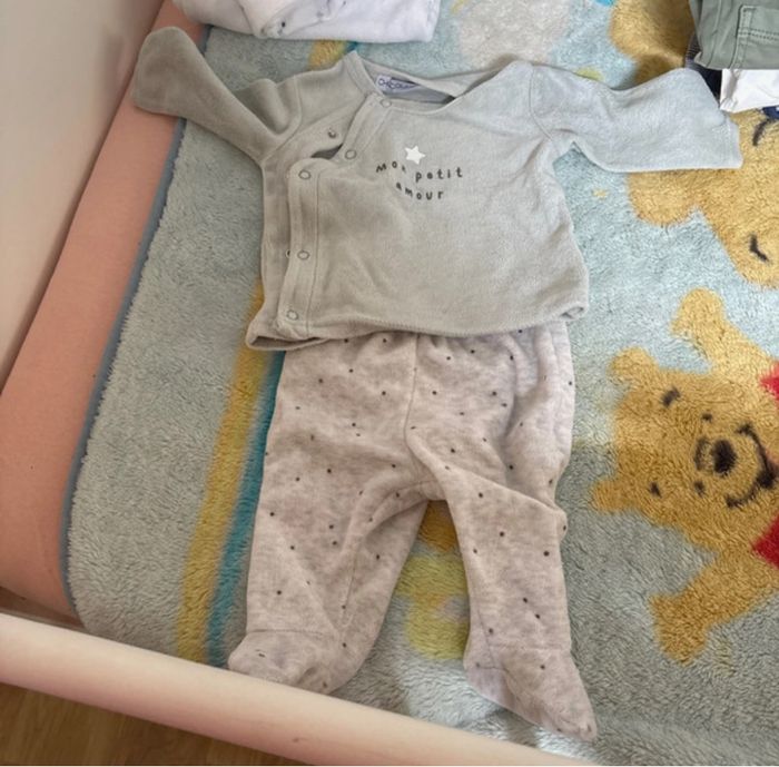 Pyjamas 1-3mois - photo numéro 4