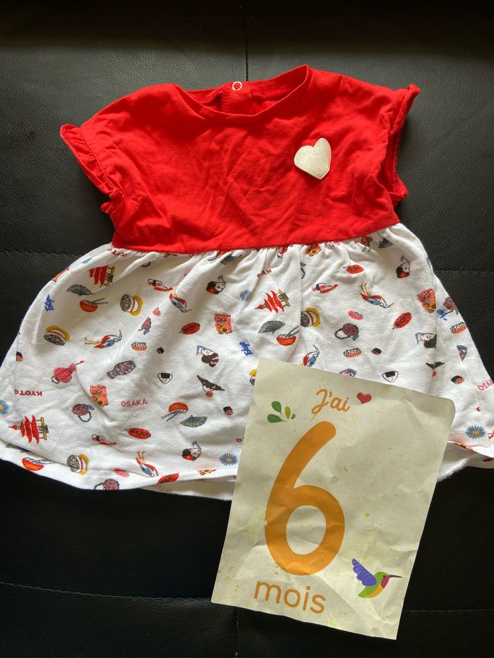 Robe rouge et blanche