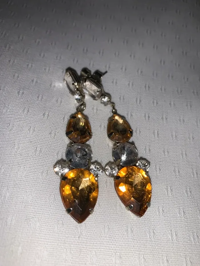 Boucles d’oreilles en pierre synthétique
