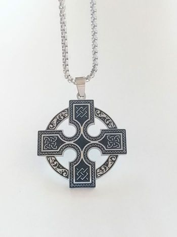 Chaîne + pendentif celtique