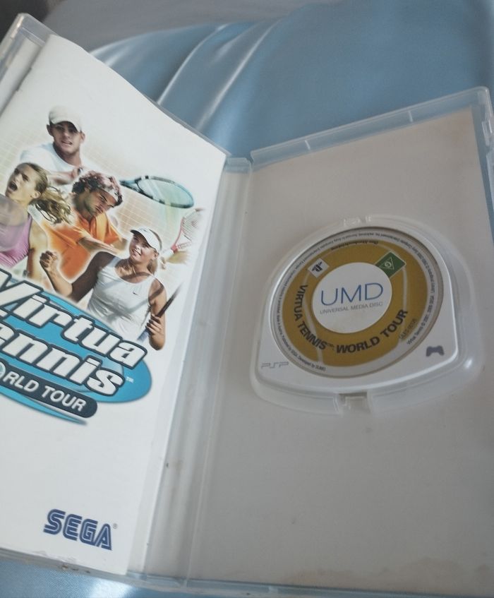 Jeu psp virtual tennis World tour complet en boite - photo numéro 2