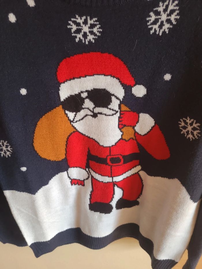 Pull de Noël marine 8/10 ans - photo numéro 2