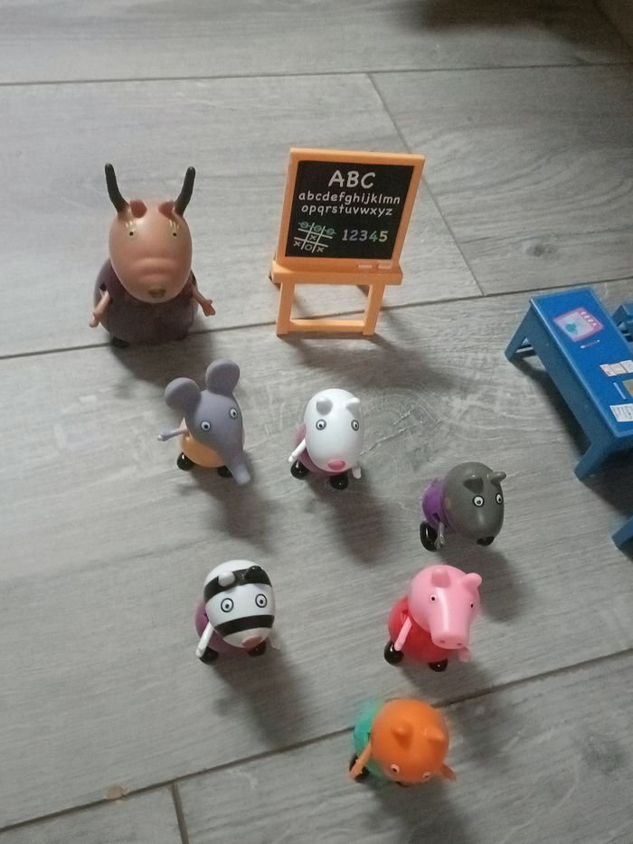 École Peppa pig neuve - photo numéro 2