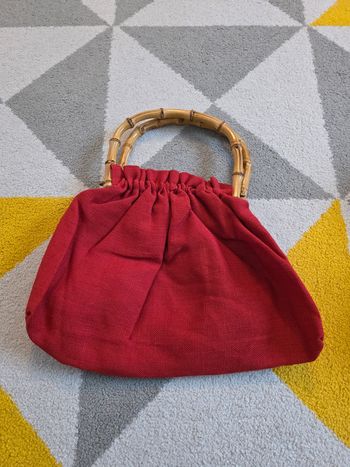 Sac à main en toile rouge vintage