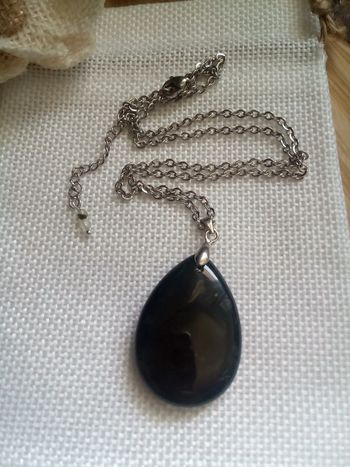 Collier pendentif en pierre agate mousse