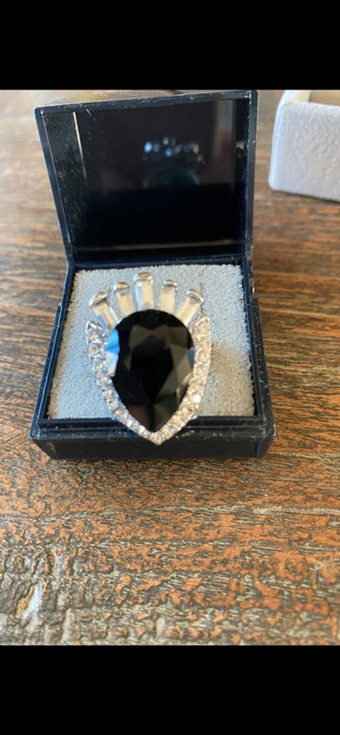 Magnifique bague réglage avec strass et pierres noires - photo numéro 3