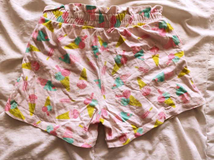 Short fille 5 ans - Du pareil au même - photo numéro 3