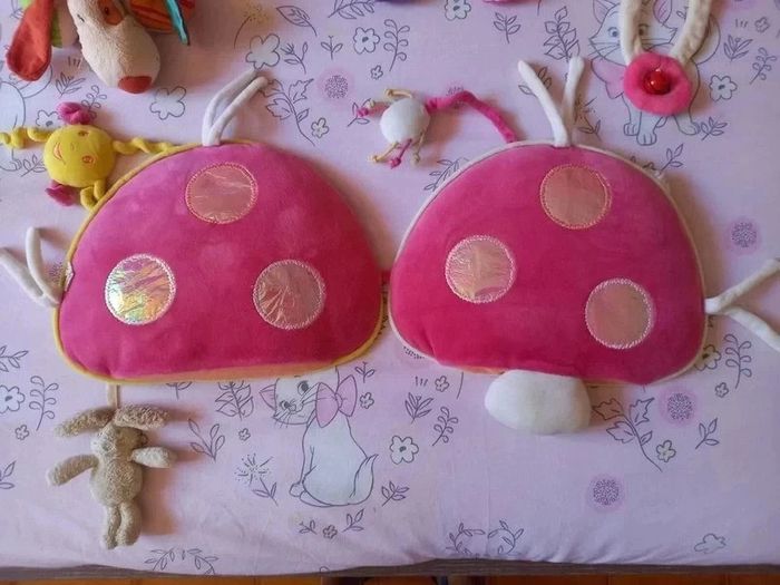 Jouets peluches d'éveil colorés acidulés à suspendre au lit ou à la poussette - photo numéro 3