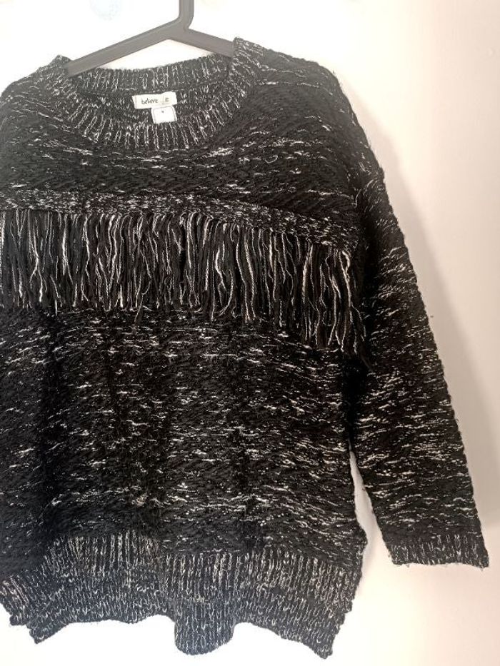 Pull moucheté noir blanc believe-e Taille SM En très bon état