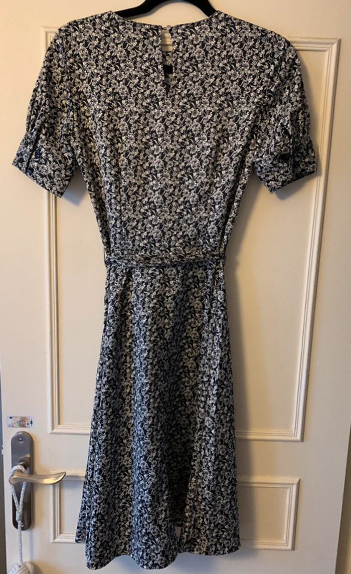 Robe H&M XS fleuri - photo numéro 5