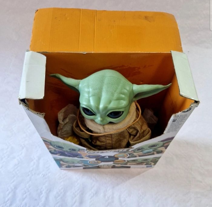 Figurine animatronique Star Wars The Mandalorian Galactic Snackin' Grogu Hasbro - photo numéro 4