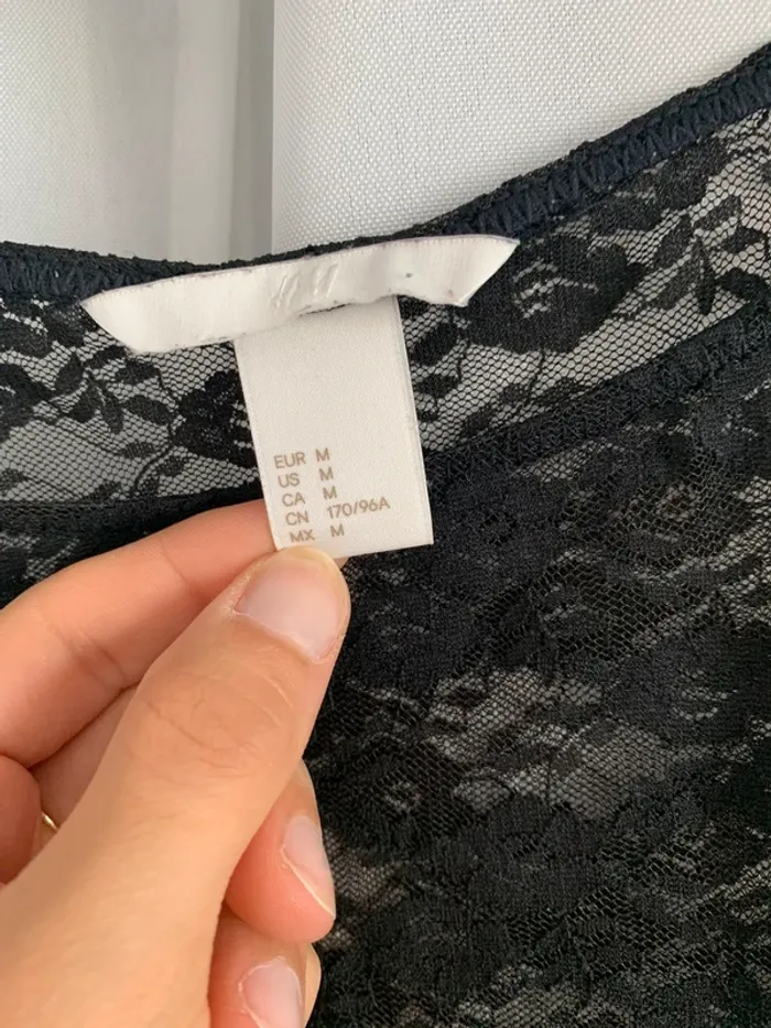Pull léger à dentelle - photo numéro 3
