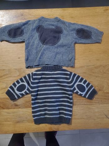 Lot deux petits gilets Kitchoun 1 mois