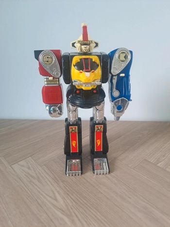 Megazord figurine Bandai
