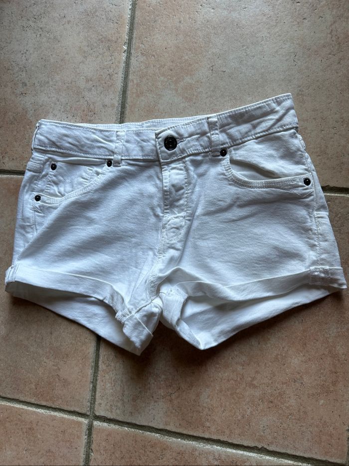 Short court blanc Bershka Taille 40