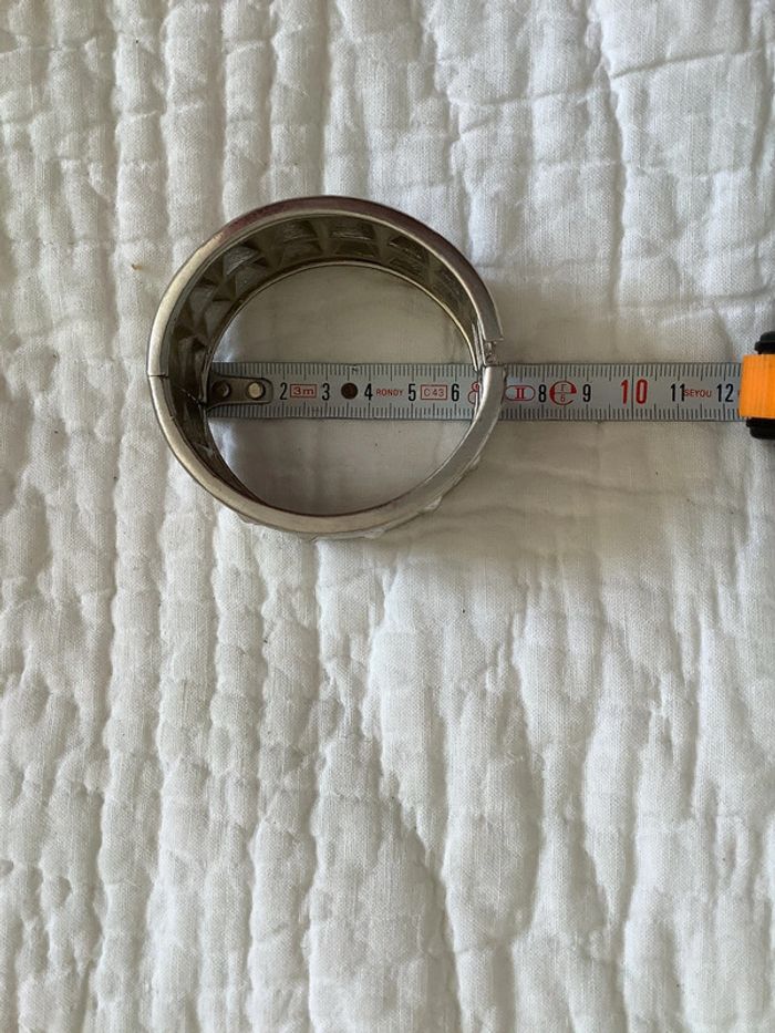 Bracelet métal argenté à charnière, motif pointes diamant - photo numéro 4