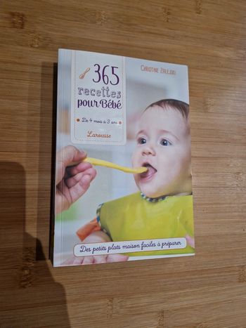 Livre recettes bébé  de 4 mois à 3 ans