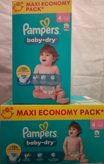 Couches Pampers taille 4