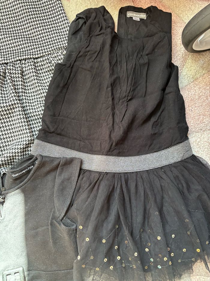 Lot robes 4 ans - photo numéro 2